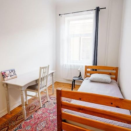 Two Bedroom Ausekla Apartment Liepāja Buitenkant foto